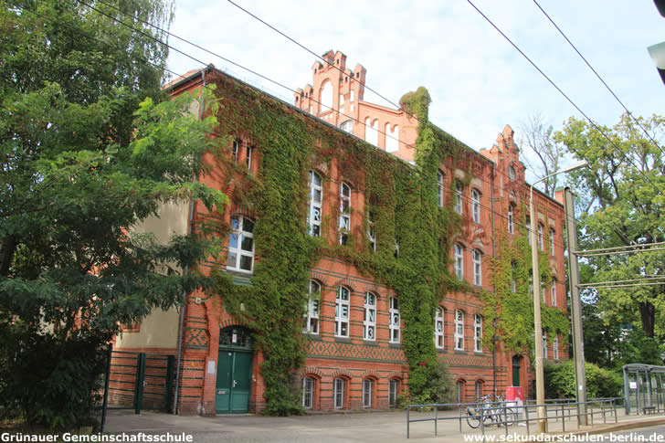Grünauer Gemeinschaftsschule (Regattastraße 84)
